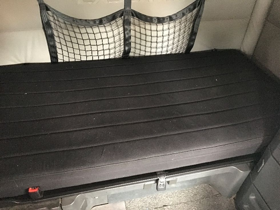 Sleeper Tractor-Heavy Duty Tractors-Freightliner-2021-T12664ST-Charlotte-NC-468,863\n\t\tmiles-$ 63,500 - Image 17