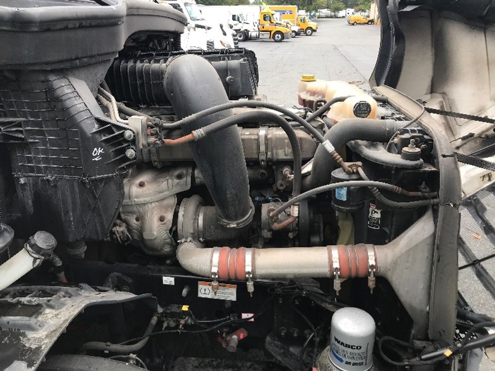 Sleeper Tractor-Heavy Duty Tractors-Freightliner-2021-T12664ST-Charlotte-NC-468,863\n\t\tmiles-$ 63,500 - Image 20