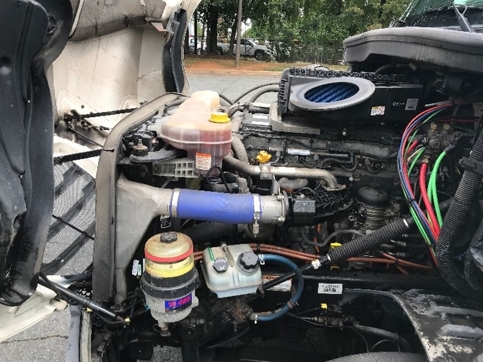 Sleeper Tractor-Heavy Duty Tractors-Freightliner-2021-T12664ST-Charlotte-NC-468,863\n\t\tmiles-$ 63,500 - Image 21