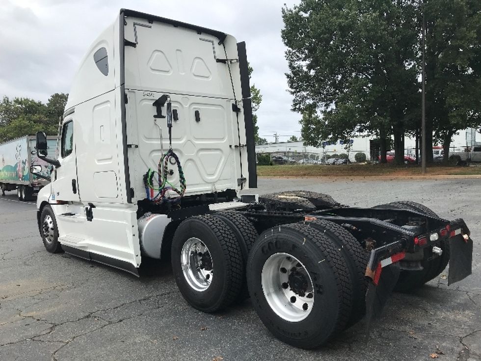 Sleeper Tractor-Heavy Duty Tractors-Freightliner-2021-T12664ST-Charlotte-NC-468,863\n\t\tmiles-$ 63,500 - Image 5