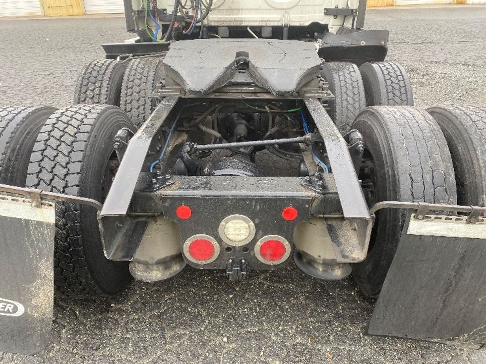 Sleeper Tractor-Heavy Duty Tractors-Freightliner-2021-T12664ST-Charlotte-NC-492,978\n\t\tmiles-$ 66,000 - Image 6