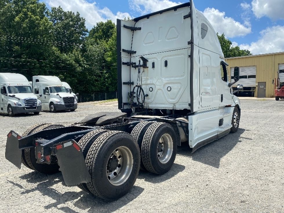Sleeper Tractor-Heavy Duty Tractors-Freightliner-2021-T12664ST-Charlotte-NC-500,212\n\t\tmiles-$ 67,250 - Image 7