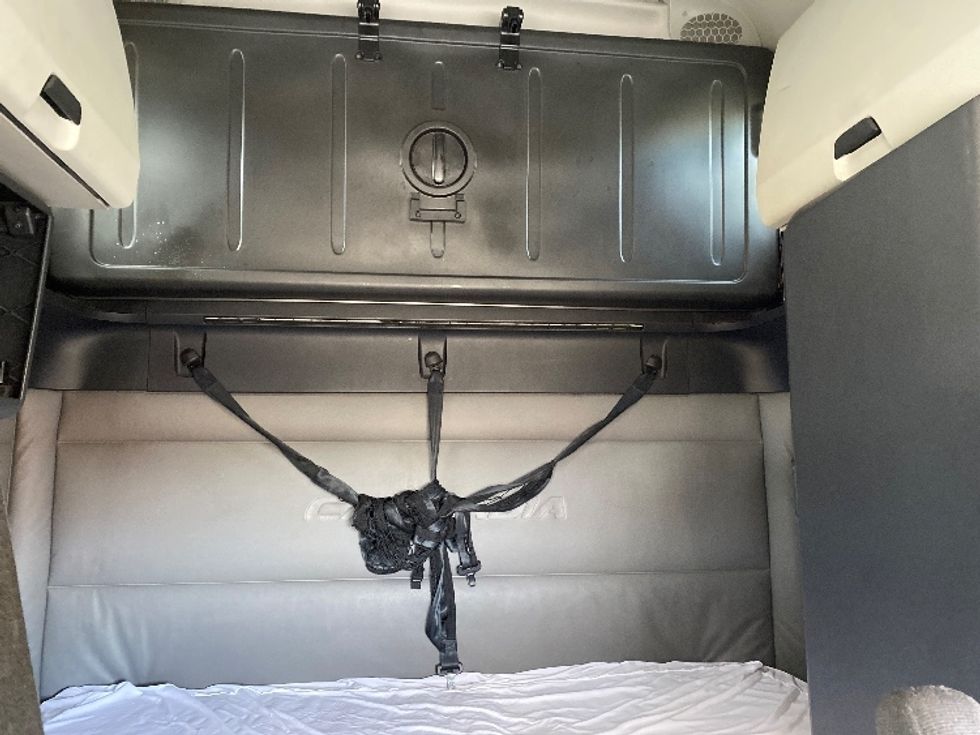 Sleeper Tractor-Heavy Duty Tractors-Freightliner-2021-T12664ST-Charlotte-NC-500,749\n\t\tmiles-$ 62,500 - Image 16