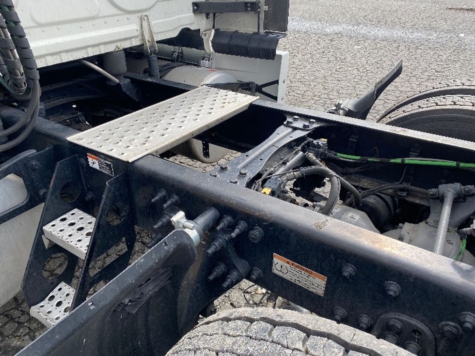 Sleeper Tractor-Heavy Duty Tractors-Freightliner-2021-T12664ST-Charlotte-NC-500,749\n\t\tmiles-$ 62,500 - Image 22