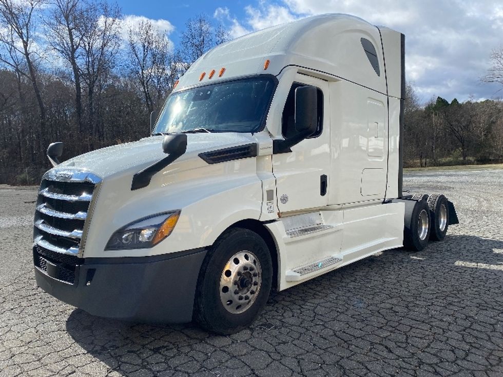 Sleeper Tractor-Heavy Duty Tractors-Freightliner-2021-T12664ST-Charlotte-NC-500,749\n\t\tmiles-$ 62,500 - Image 3