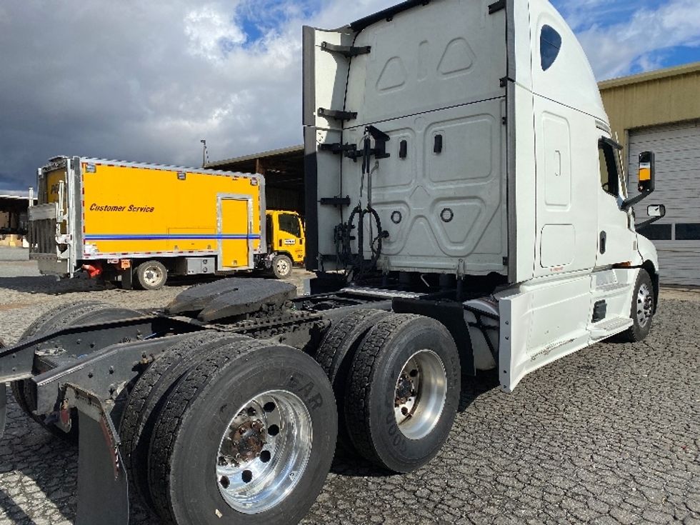 Sleeper Tractor-Heavy Duty Tractors-Freightliner-2021-T12664ST-Charlotte-NC-500,749\n\t\tmiles-$ 62,500 - Image 7