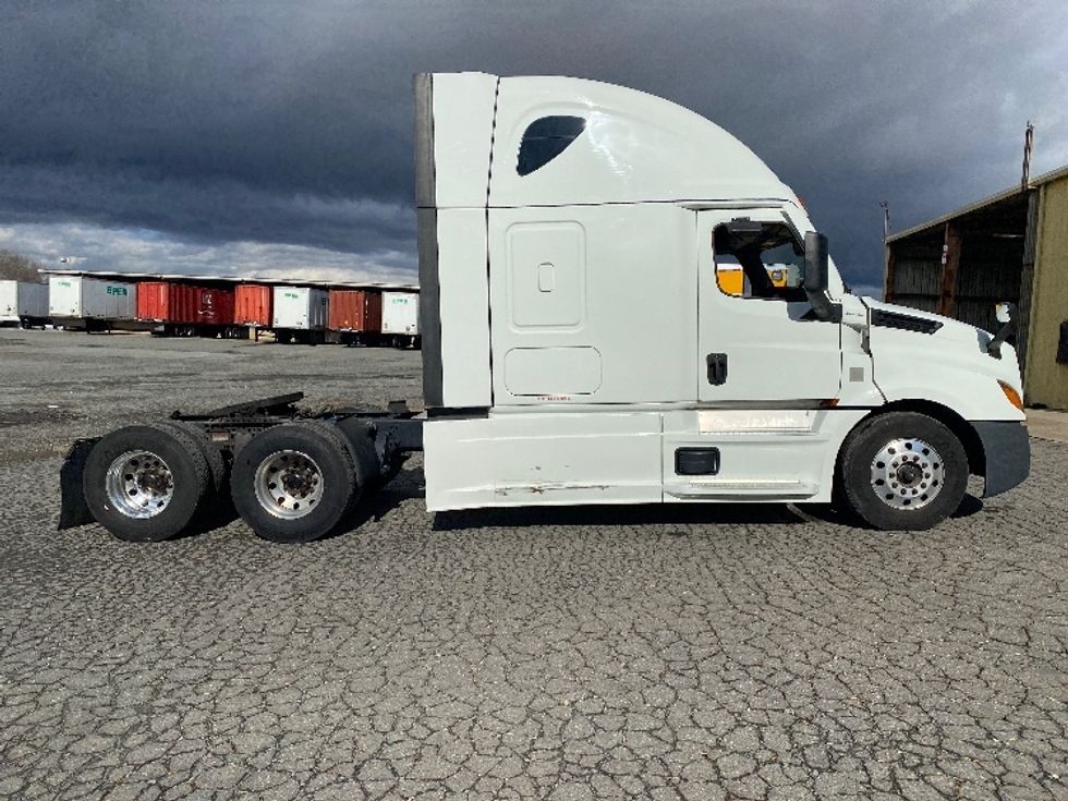 Sleeper Tractor-Heavy Duty Tractors-Freightliner-2021-T12664ST-Charlotte-NC-500,749\n\t\tmiles-$ 62,500 - Image 8