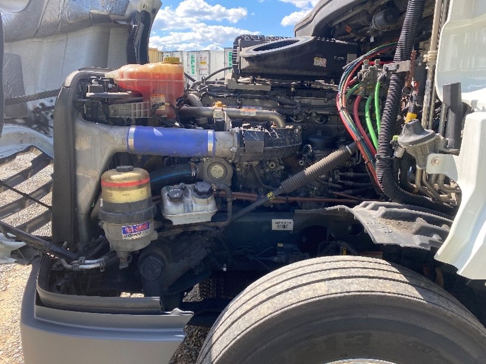 Sleeper Tractor-Heavy Duty Tractors-Freightliner-2021-T12664ST-Charlotte-NC-508,120\n\t\tmiles-$ 64,750 - Image 21