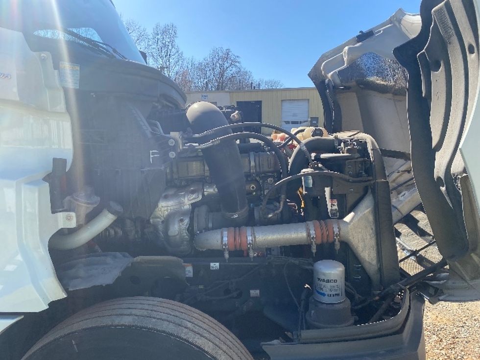 Sleeper Tractor-Heavy Duty Tractors-Freightliner-2021-T12664ST-Charlotte-NC-570,868\n\t\tmiles-$ 63,250 - Image 20