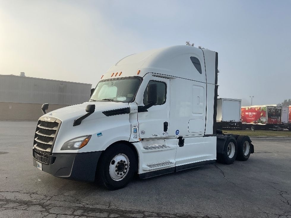 Sleeper Tractor-Heavy Duty Tractors-Freightliner-2021-T12664ST-Chattanooga-TN-514,000\n\t\tmiles-$ 61,000 - Image 3