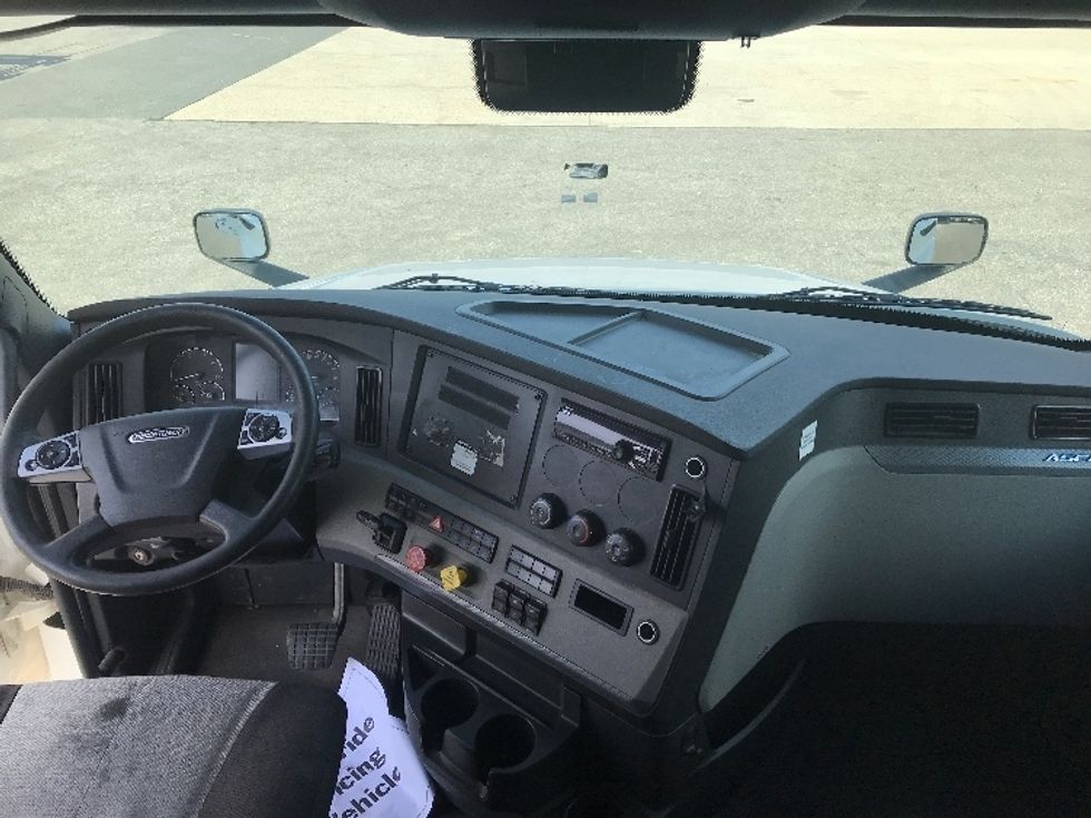 Sleeper Tractor-Heavy Duty Tractors-Freightliner-2021-T12664ST-Chesapeake-VA-640,617\n\t\tmiles-$ 51,750 - Image 12