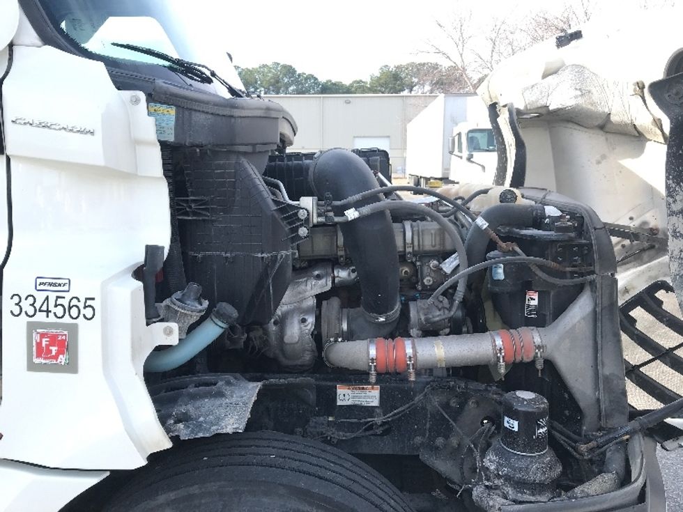 Sleeper Tractor-Heavy Duty Tractors-Freightliner-2021-T12664ST-Chesapeake-VA-640,617\n\t\tmiles-$ 51,750 - Image 20