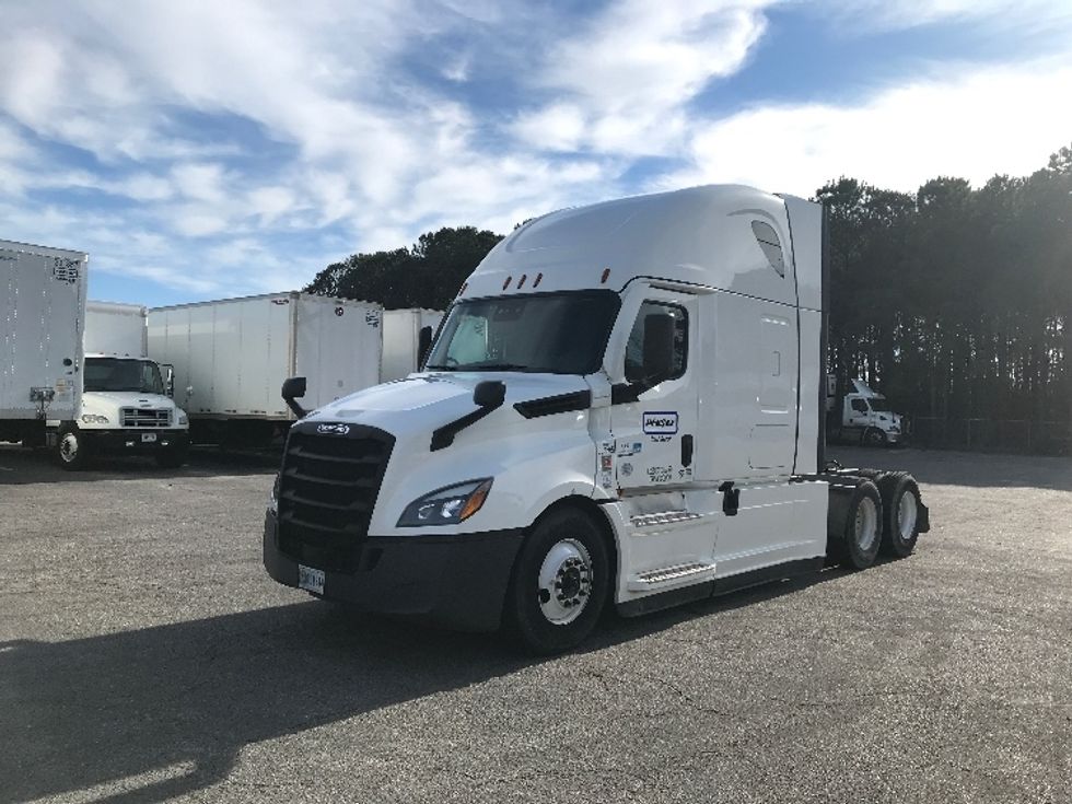 Sleeper Tractor-Heavy Duty Tractors-Freightliner-2021-T12664ST-Chesapeake-VA-640,617\n\t\tmiles-$ 51,750 - Image 3