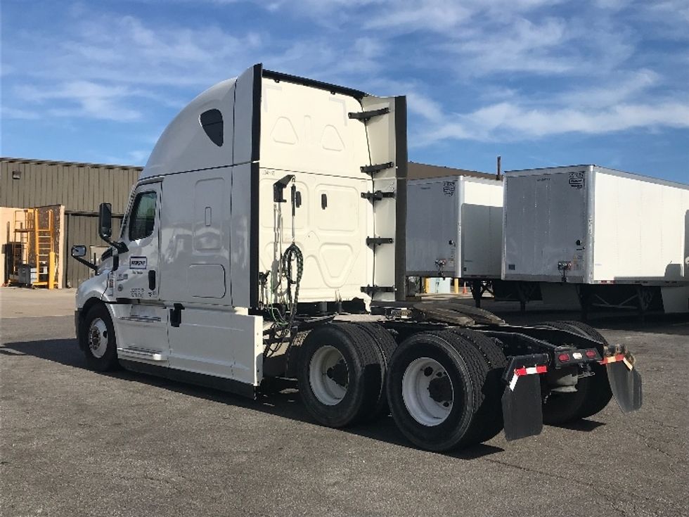 Sleeper Tractor-Heavy Duty Tractors-Freightliner-2021-T12664ST-Chesapeake-VA-640,617\n\t\tmiles-$ 51,750 - Image 5