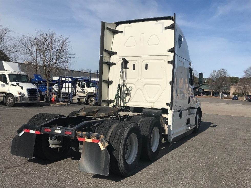 Sleeper Tractor-Heavy Duty Tractors-Freightliner-2021-T12664ST-Chesapeake-VA-640,617\n\t\tmiles-$ 51,750 - Image 7