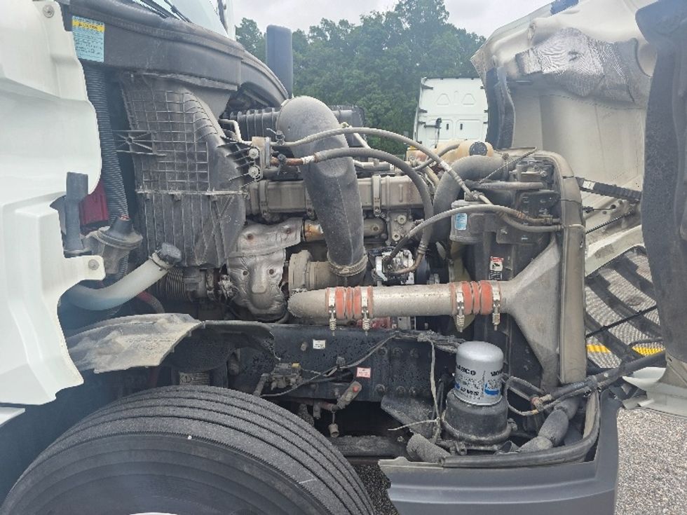 Sleeper Tractor-Heavy Duty Tractors-Freightliner-2021-T12664ST-Chester-VA-409,894\n\t\tmiles-$ 74,750 - Image 20