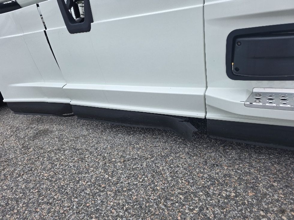 Sleeper Tractor-Heavy Duty Tractors-Freightliner-2021-T12664ST-Chester-VA-423,306\n\t\tmiles-$ 73,750 - Image 22