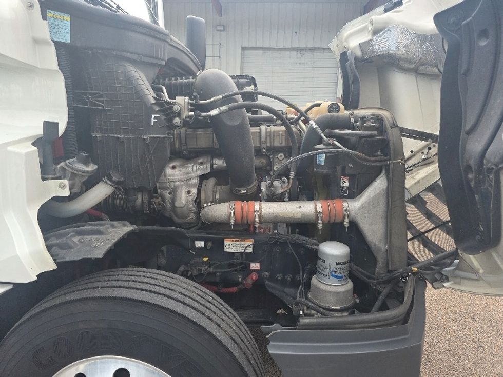 Sleeper Tractor-Heavy Duty Tractors-Freightliner-2021-T12664ST-Chester-VA-439,267\n\t\tmiles-$ 73,000 - Image 20