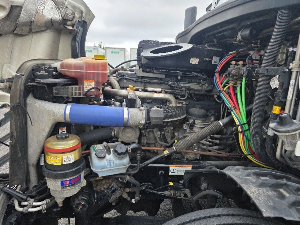 Sleeper Tractor-Heavy Duty Tractors-Freightliner-2021-T12664ST-Chester-VA-453,183\n\t\tmiles-$ 70,500 - Image 21