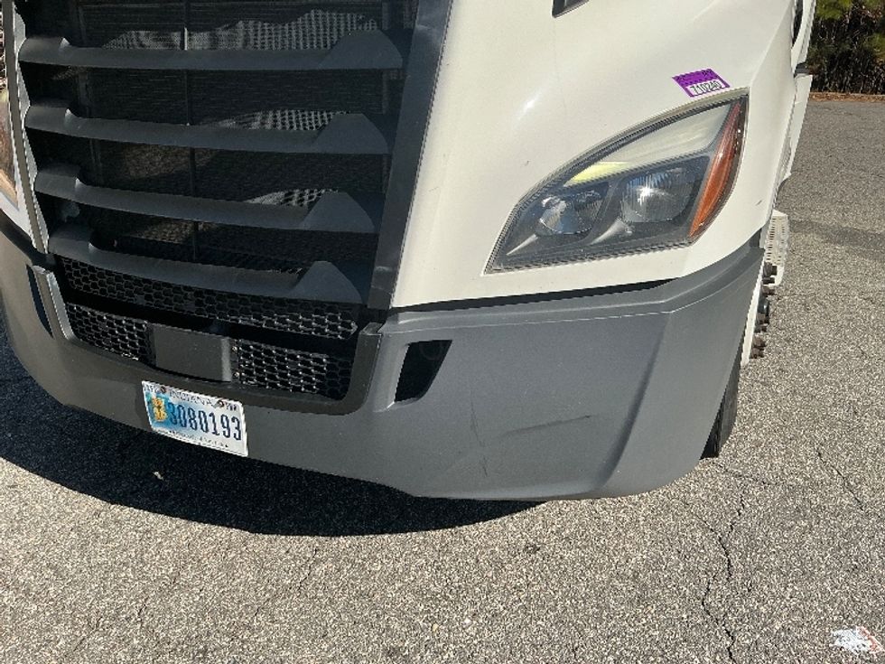 Sleeper Tractor-Heavy Duty Tractors-Freightliner-2021-T12664ST-Chester-VA-505,476\n\t\tmiles-$ 62,250 - Image 26