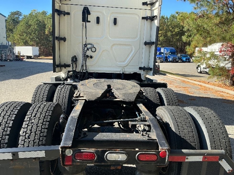 Sleeper Tractor-Heavy Duty Tractors-Freightliner-2021-T12664ST-Chester-VA-505,476\n\t\tmiles-$ 62,250 - Image 6