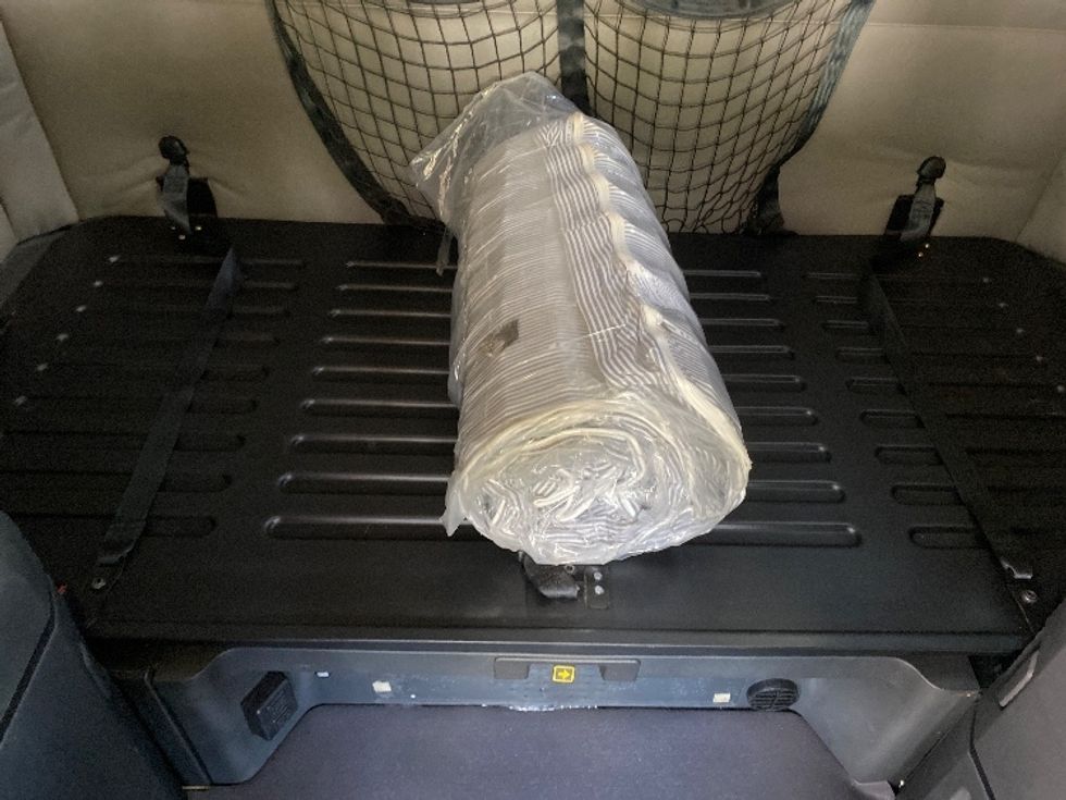 Sleeper Tractor-Heavy Duty Tractors-Freightliner-2021-T12664ST-Chester-VA-531,605\n\t\tmiles-$ 64,750 - Image 17