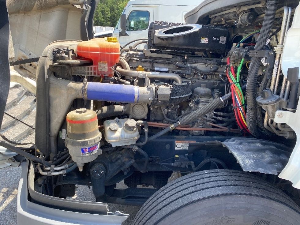 Sleeper Tractor-Heavy Duty Tractors-Freightliner-2021-T12664ST-Chester-VA-531,605\n\t\tmiles-$ 64,750 - Image 20