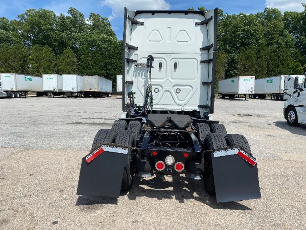 Sleeper Tractor-Heavy Duty Tractors-Freightliner-2021-T12664ST-Chester-VA-531,605\n\t\tmiles-$ 64,750 - Image 6