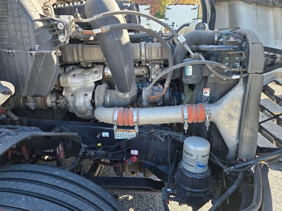 Sleeper Tractor-Heavy Duty Tractors-Freightliner-2021-T12664ST-Chester-VA-634,088\n\t\tmiles-$ 53,750 - Image 20