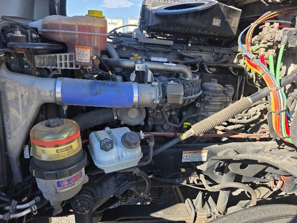 Sleeper Tractor-Heavy Duty Tractors-Freightliner-2021-T12664ST-Chester-VA-634,088\n\t\tmiles-$ 53,750 - Image 21