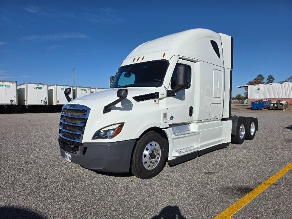Sleeper Tractor-Heavy Duty Tractors-Freightliner-2021-T12664ST-Chester-VA-634,088\n\t\tmiles-$ 53,750 - Image 3