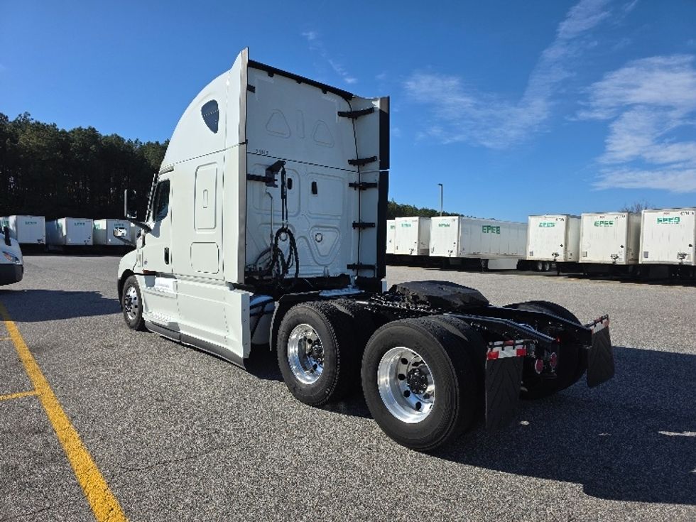 Sleeper Tractor-Heavy Duty Tractors-Freightliner-2021-T12664ST-Chester-VA-634,088\n\t\tmiles-$ 53,750 - Image 5