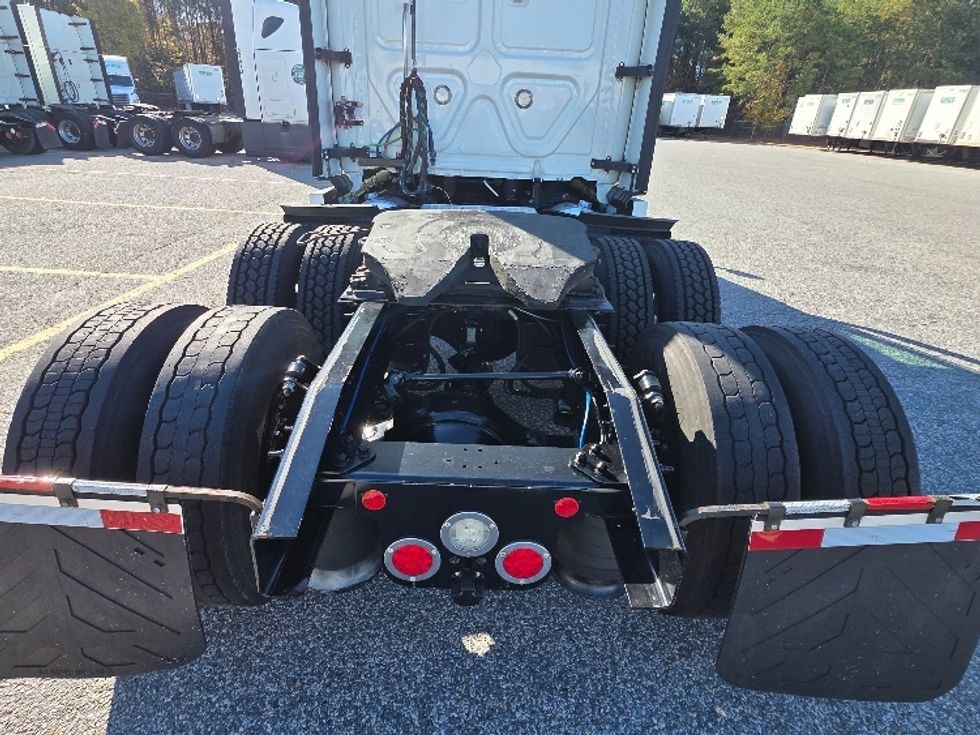 Sleeper Tractor-Heavy Duty Tractors-Freightliner-2021-T12664ST-Chester-VA-634,088\n\t\tmiles-$ 53,750 - Image 6