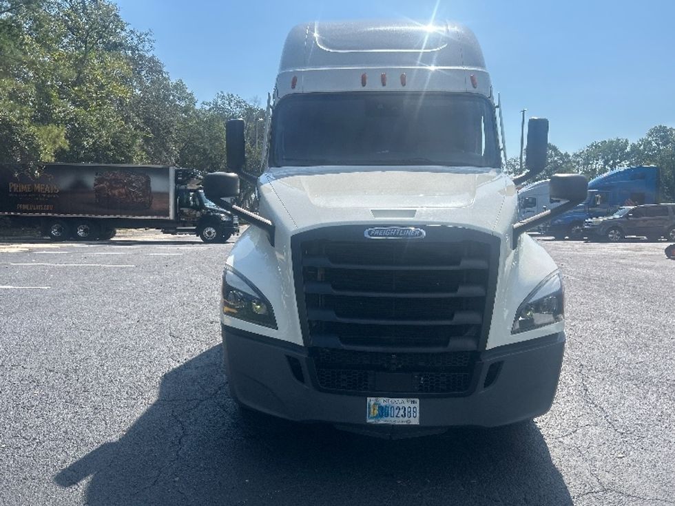 Sleeper Tractor-Heavy Duty Tractors-Freightliner-2021-T12664ST-Chicago (Chicago Ridge)-IL-497,548\n\t\tmiles-$ 73,500 - Image 2