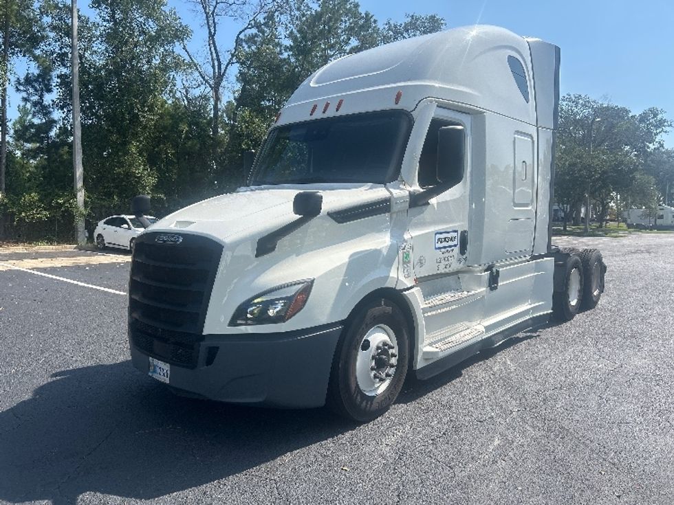 Sleeper Tractor-Heavy Duty Tractors-Freightliner-2021-T12664ST-Chicago (Chicago Ridge)-IL-497,548\n\t\tmiles-$ 73,500 - Image 3