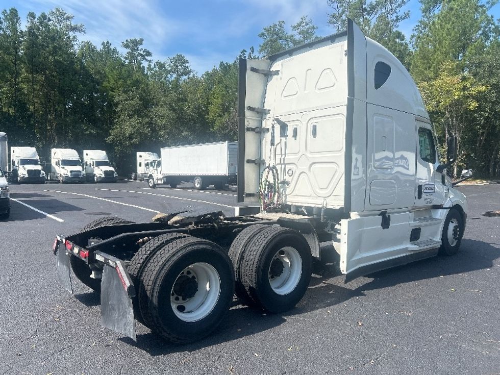 Sleeper Tractor-Heavy Duty Tractors-Freightliner-2021-T12664ST-Chicago (Chicago Ridge)-IL-497,548\n\t\tmiles-$ 73,500 - Image 7