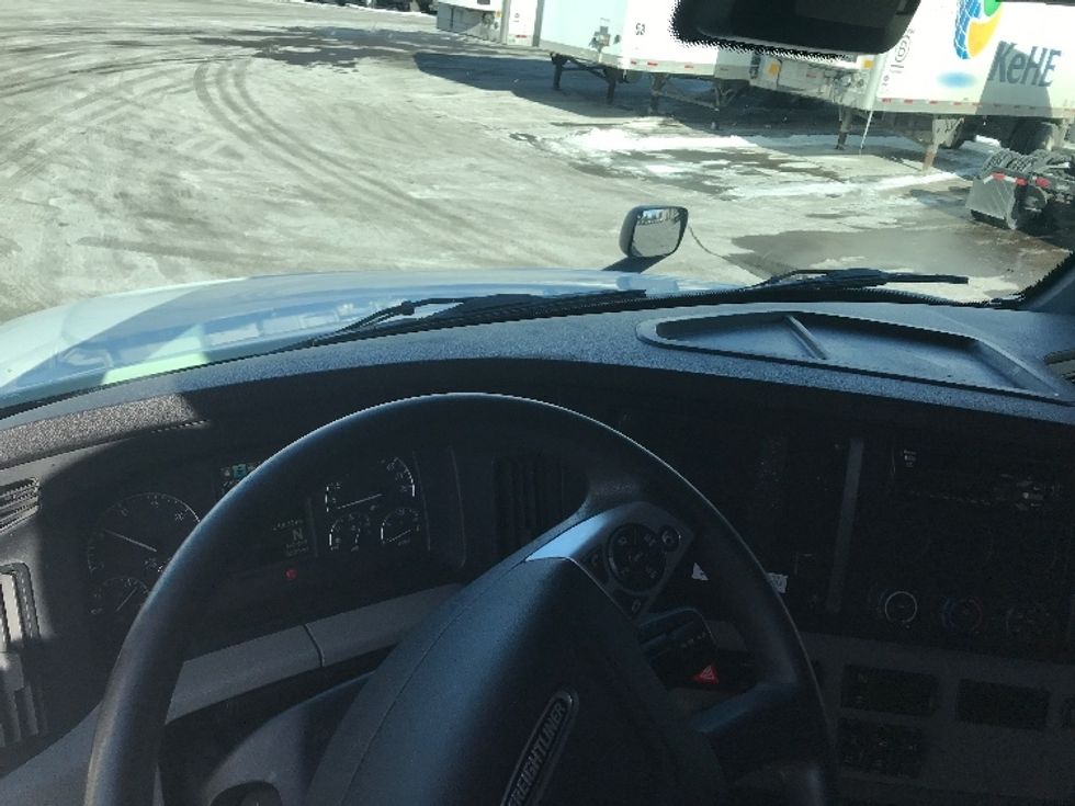 Sleeper Tractor-Heavy Duty Tractors-Freightliner-2021-T12664ST-Chicago (Chicago Ridge)-IL-524,034\n\t\tmiles-$ 65,250 - Image 11