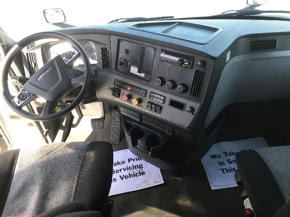 Sleeper Tractor-Heavy Duty Tractors-Freightliner-2021-T12664ST-Chicago (Chicago Ridge)-IL-524,034\n\t\tmiles-$ 65,250 - Image 12