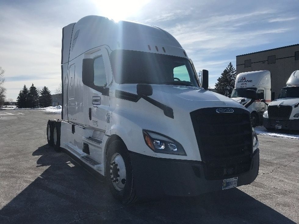 Sleeper Tractor-Heavy Duty Tractors-Freightliner-2021-T12664ST-Chicago (Chicago Ridge)-IL-524,034\n\t\tmiles-$ 65,250 - Image 3