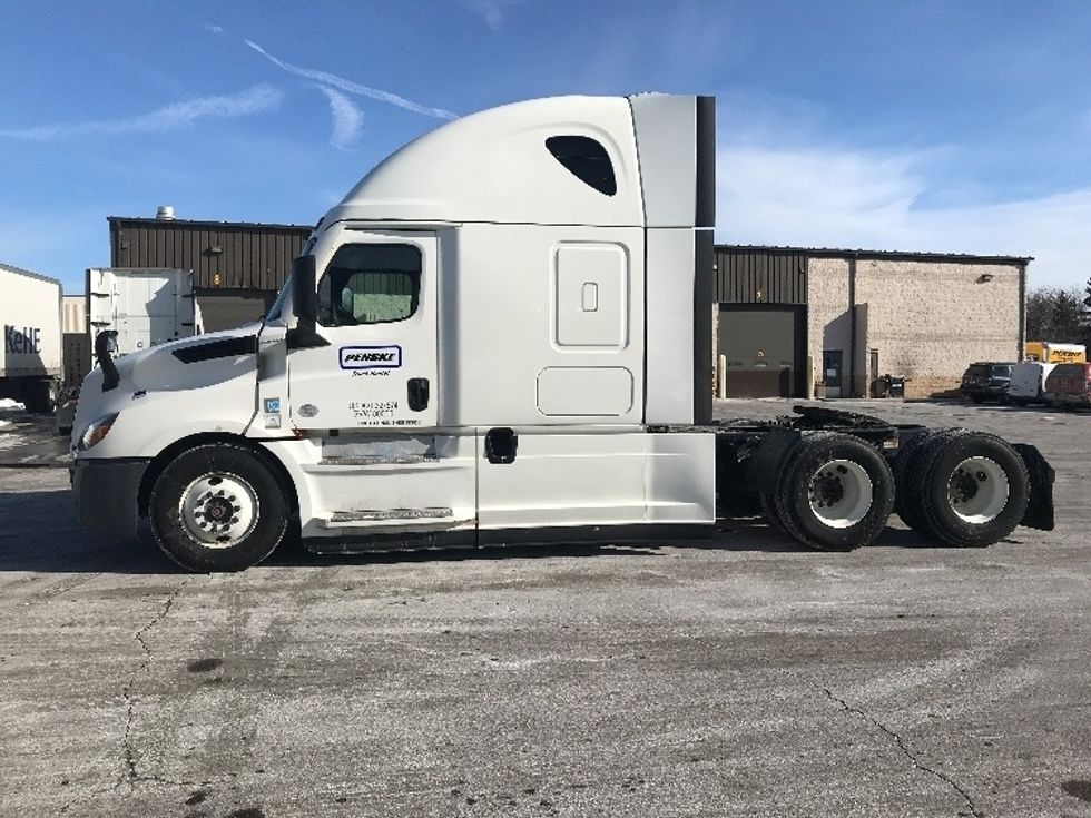 Sleeper Tractor-Heavy Duty Tractors-Freightliner-2021-T12664ST-Chicago (Chicago Ridge)-IL-524,034\n\t\tmiles-$ 65,250 - Image 4