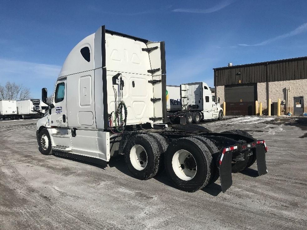 Sleeper Tractor-Heavy Duty Tractors-Freightliner-2021-T12664ST-Chicago (Chicago Ridge)-IL-524,034\n\t\tmiles-$ 65,250 - Image 5