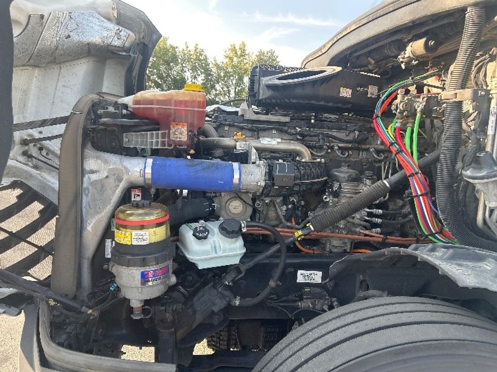 Sleeper Tractor-Heavy Duty Tractors-Freightliner-2021-T12664ST-Chicago (Chicago Ridge)-IL-628,788\n\t\tmiles-$ 52,000 - Image 21