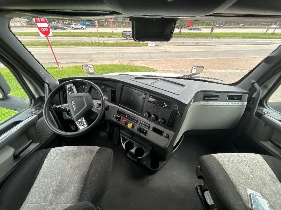 Sleeper Tractor-Heavy Duty Tractors-Freightliner-2021-T12664ST-Chicago (Chicago Ridge)-IL-675,224\n\t\tmiles-$ 47,250 - Image 10