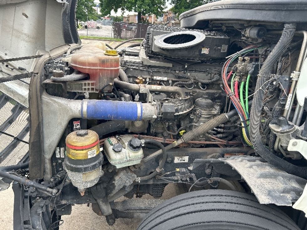 Sleeper Tractor-Heavy Duty Tractors-Freightliner-2021-T12664ST-Chicago (Chicago Ridge)-IL-675,224\n\t\tmiles-$ 47,250 - Image 21