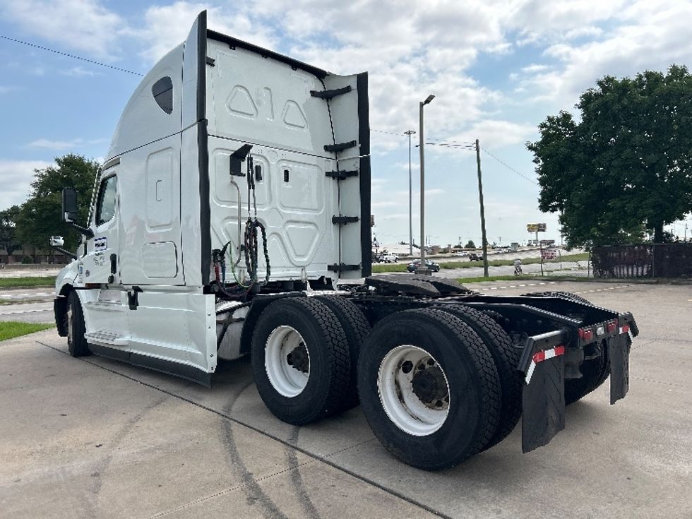 Sleeper Tractor-Heavy Duty Tractors-Freightliner-2021-T12664ST-Chicago (Chicago Ridge)-IL-675,224\n\t\tmiles-$ 47,250 - Image 5