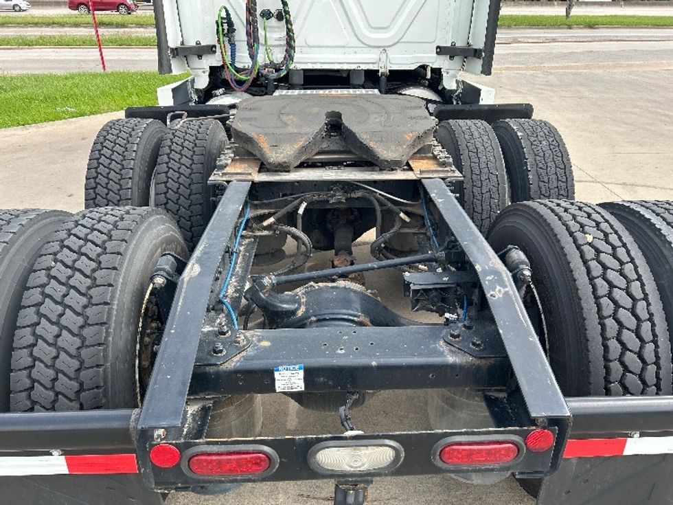 Sleeper Tractor-Heavy Duty Tractors-Freightliner-2021-T12664ST-Chicago (Chicago Ridge)-IL-675,224\n\t\tmiles-$ 47,250 - Image 6