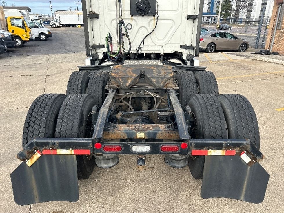 Sleeper Tractor-Heavy Duty Tractors-Freightliner-2021-T12664ST-Chicago (Melrose Park)-IL-370,877\n\t\tmiles-$ 69,000 - Image 6