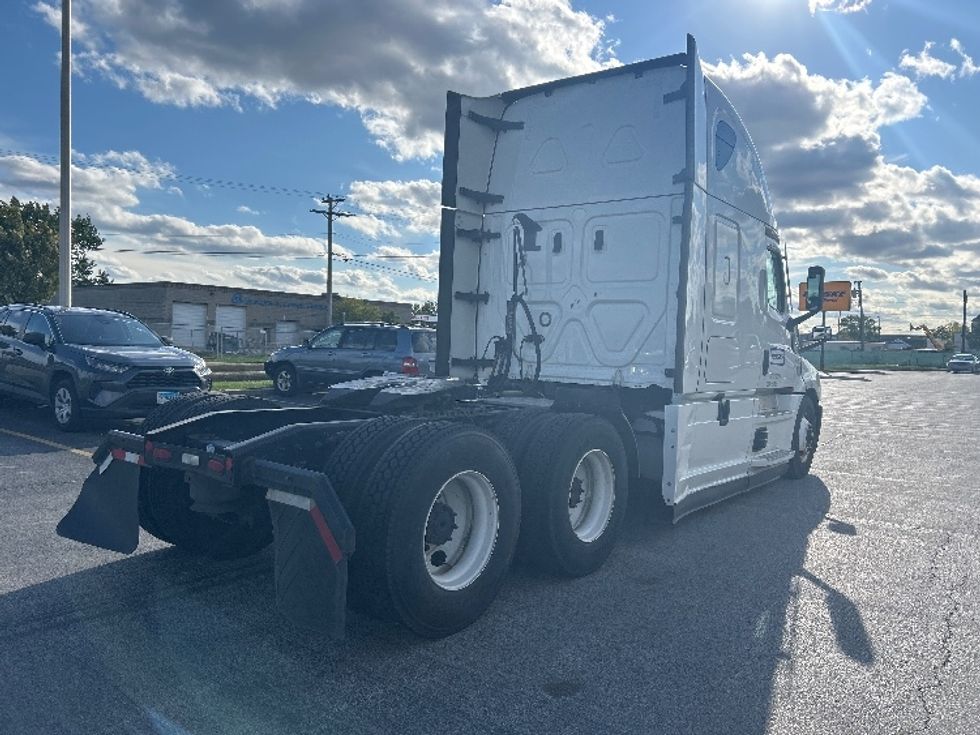 Sleeper Tractor-Heavy Duty Tractors-Freightliner-2021-T12664ST-Chicago (Melrose Park)-IL-403,108\n\t\tmiles-$ 62,750 - Image 7