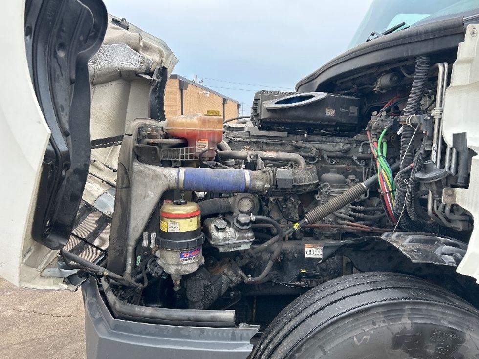 Sleeper Tractor-Heavy Duty Tractors-Freightliner-2021-T12664ST-Chicago (Melrose Park)-IL-417,898\n\t\tmiles-$ 66,250 - Image 20