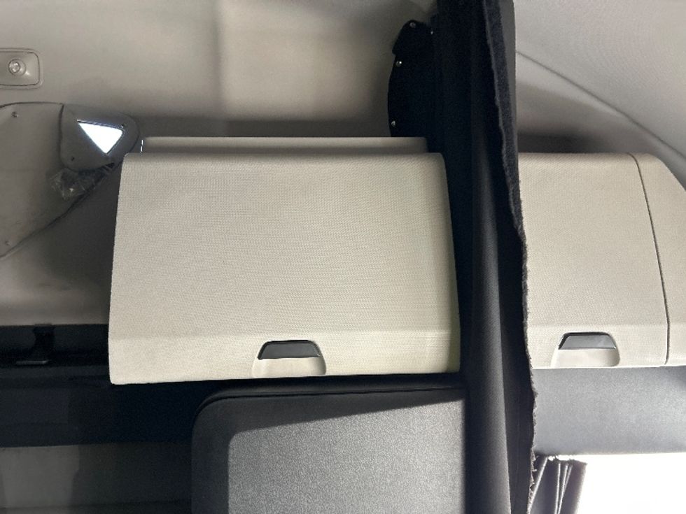 Sleeper Tractor-Heavy Duty Tractors-Freightliner-2021-T12664ST-Chicago (Melrose Park)-IL-494,235\n\t\tmiles-$ 63,500 - Image 23